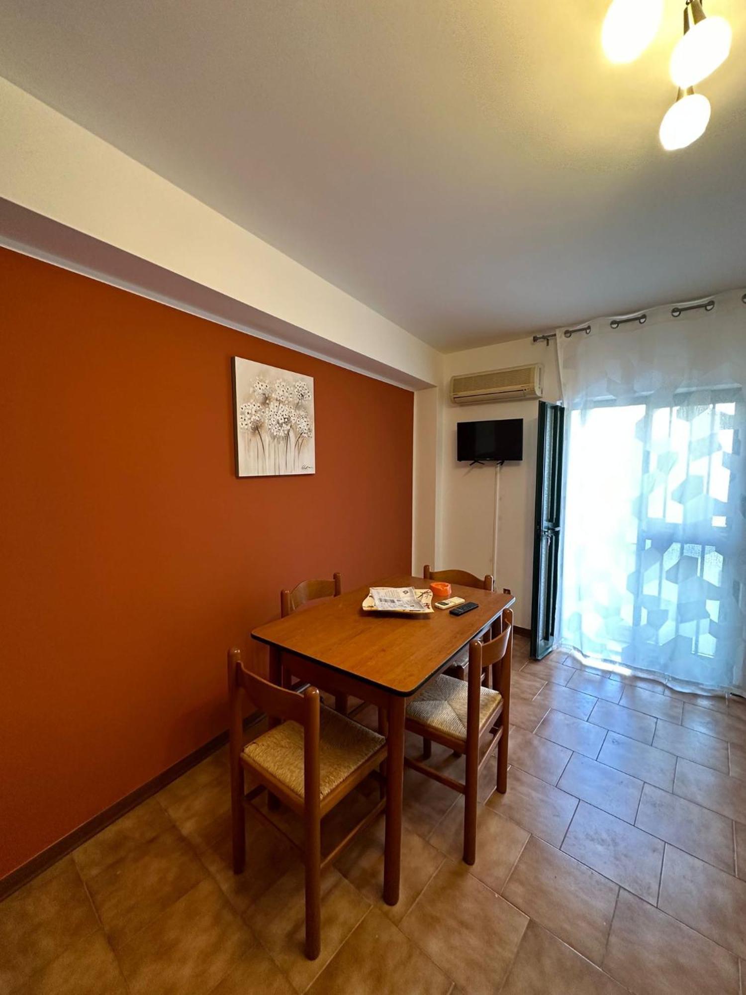 Nino'S Apartments Джардини-Наксос Экстерьер фото